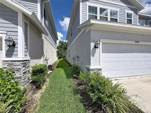 28591 COZY CREEK DR, Wesley Chapel, FL 33543