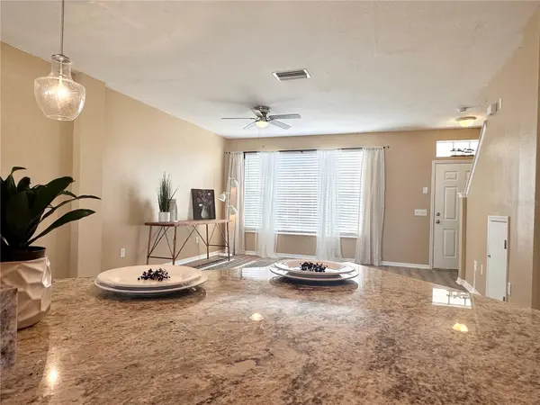 12276 COUNTRY WHITE CIR, Tampa, FL 33635