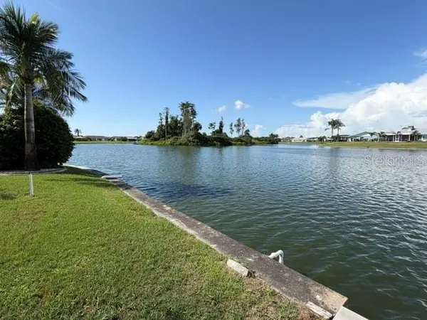 1804 BUNKER HILL DR, Sun City Center, FL 33573