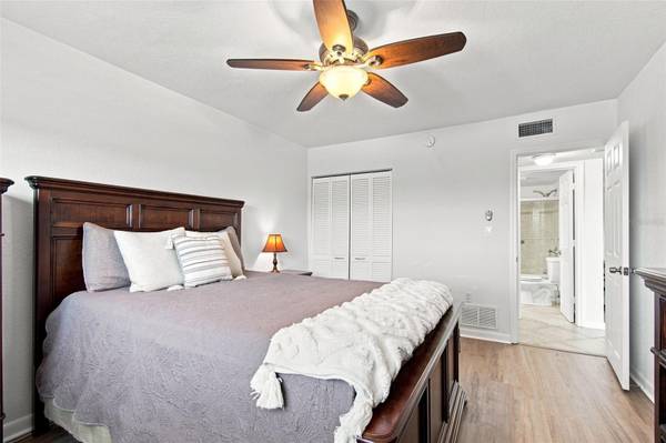 12100 CAPRI CIR S #204, Treasure Island, FL, 33706 photo 23