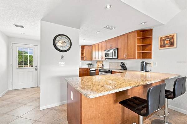 12100 CAPRI CIR S #204, Treasure Island, FL, 33706 photo 3