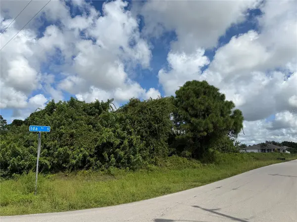 2902 46TH ST SW, Lehigh Acres, FL 33976