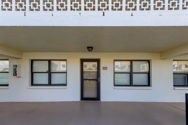 5090 BAY ST NE #124, St Petersburg, FL 33703