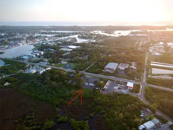 1322 N PINELLAS AVE, Tarpon Springs, FL 34689