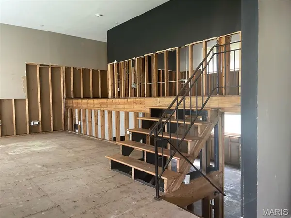 844 Townhouse LN, Hazelwood, MO 63042