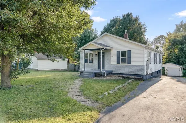 717 Greenwood PL, Collinsville, IL 62234