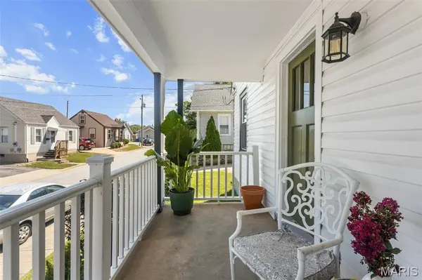 700 S Benton, St Charles, MO 63301