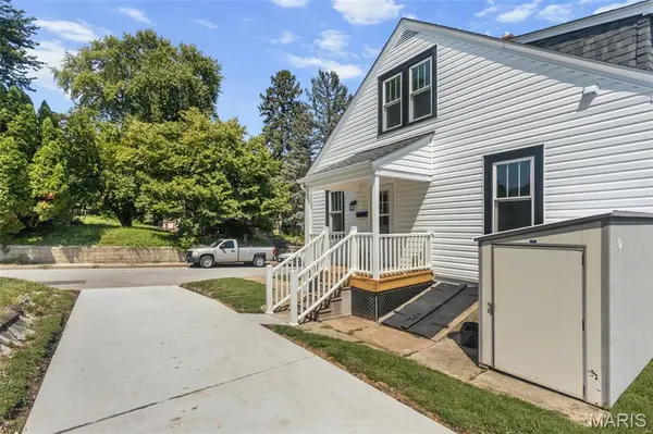 700 S Benton, St Charles, MO 63301