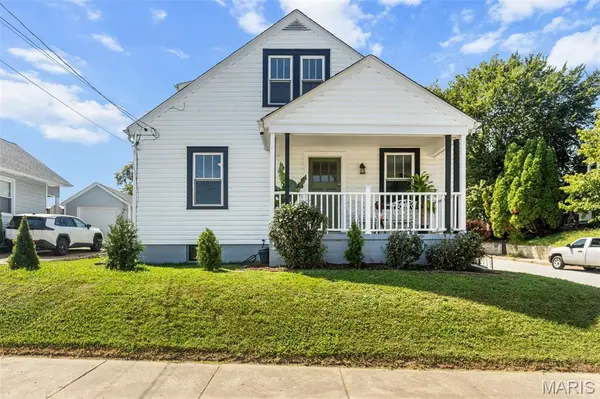 700 S Benton, St Charles, MO 63301