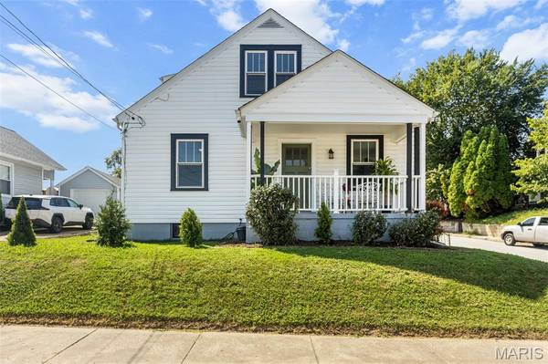 700 S Benton, St Charles, MO 63301