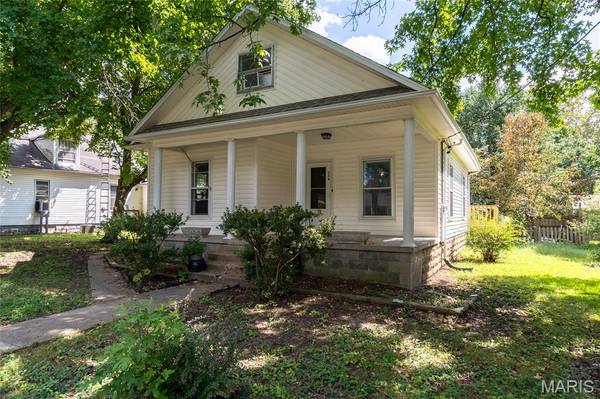 306 E fifth, West Frankfort, IL 62896