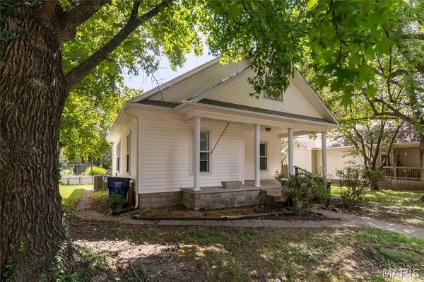 306 E fifth, West Frankfort, IL 62896