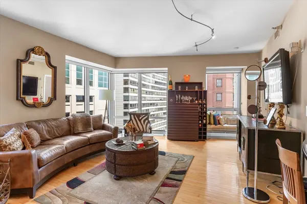 57 E Delaware PL #1104, Chicago, IL 60611