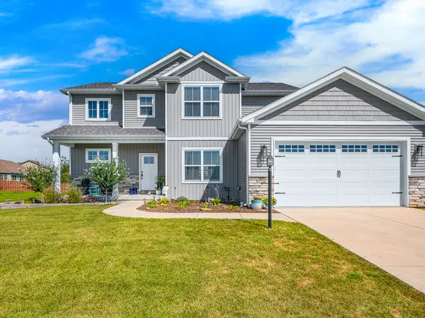 520 Prairie Meadows DR, Heyworth, IL 61745