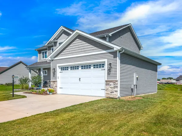 520 Prairie Meadows DR, Heyworth, IL 61745
