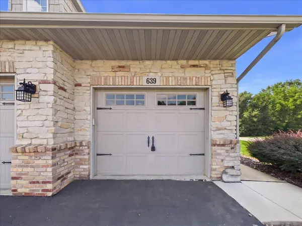 639 Queens CT #8, Rockton, IL 61072