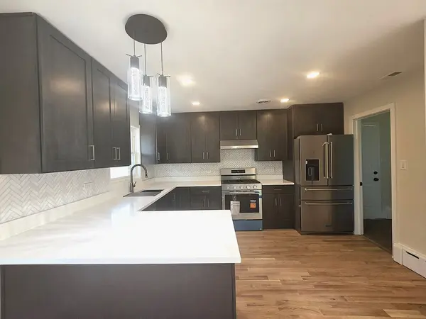 6410 W 88th ST, Oak Lawn, IL 60453