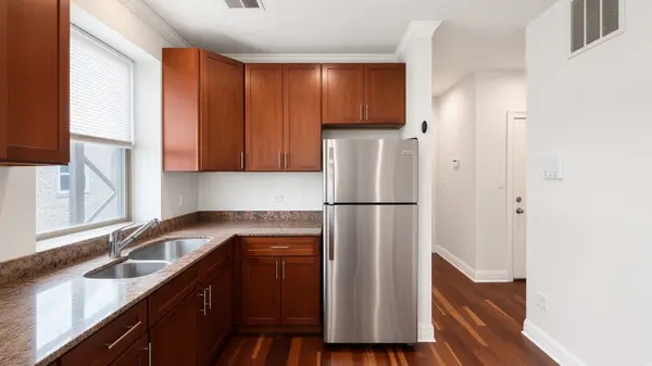 7229 N Rogers AVE #3, Chicago, IL 60645