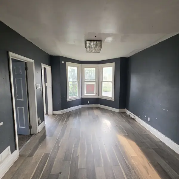 11936 S Prairie AVE, Chicago, IL 60628