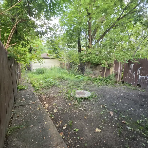 11936 S Prairie AVE, Chicago, IL 60628