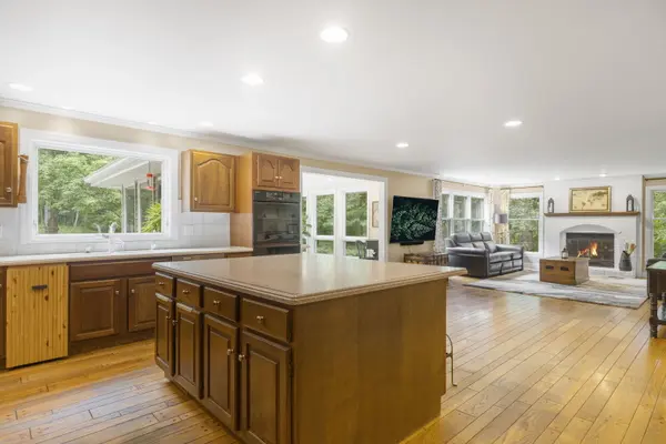 8310 MASON HILL RD, Woodstock, IL 60098