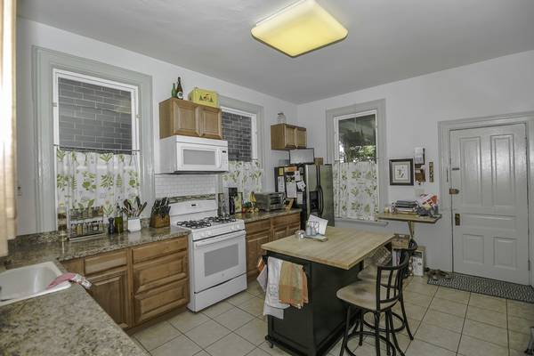 3222 N RACINE AVE #2, Chicago, IL 60657