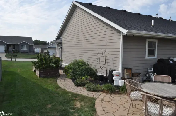 625 Field Crest DR, Carroll, IA 51401
