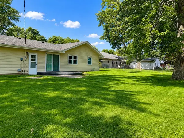 111 Sherwood DR, Crown Point, IN 46307