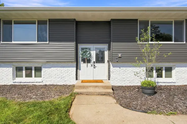 10201 209th ST N, Forest Lake, MN 55025