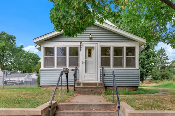 242 Park ST W, South Saint Paul, MN 55075