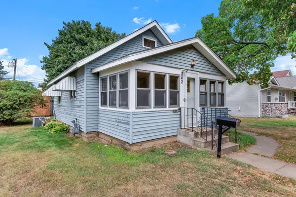 242 Park ST W, South Saint Paul, MN 55075