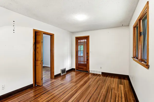 242 Park ST W, South Saint Paul, MN 55075