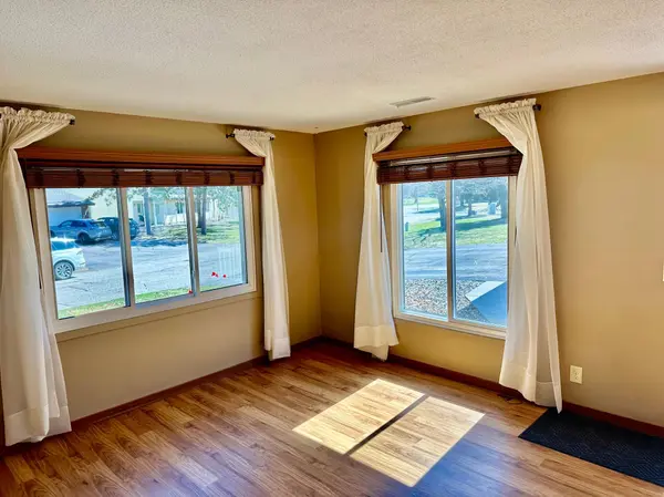 9208 Indian BLVD S, Cottage Grove, MN 55016