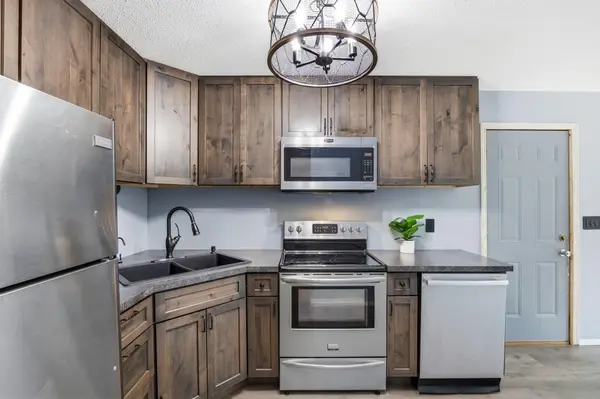 708 California ST NW, Hutchinson, MN 55350