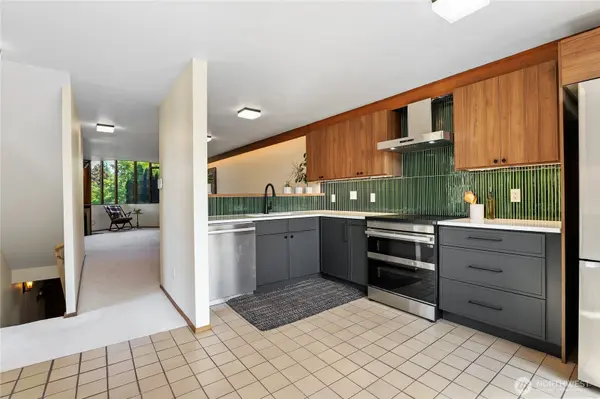 3921 S Angeline ST, Seattle, WA 98118