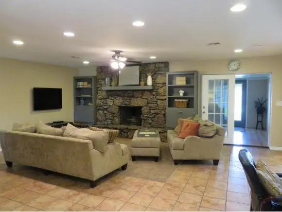 817 Cambridge DR, Altus, OK 73521