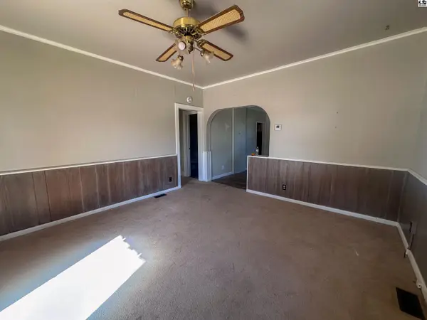 110 N Thompson St, Pratt, KS 67124