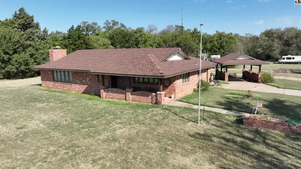616 W US Hwy 160, Harper, KS 67058