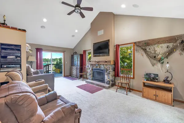 N2521 CLEGHORN RD, Waupaca, WI 54981