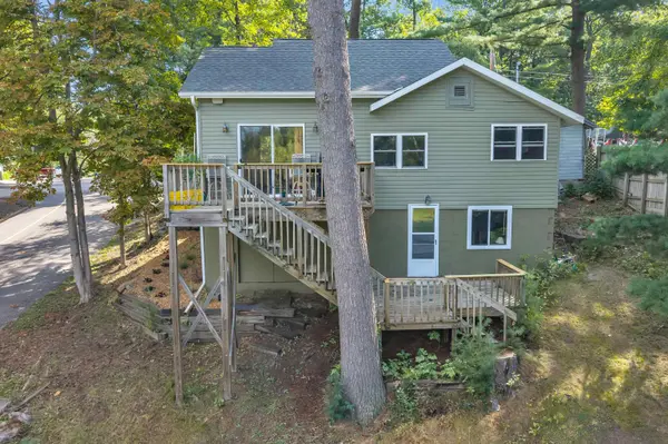 N2521 CLEGHORN RD, Waupaca, WI 54981