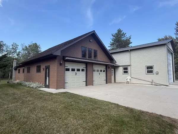 W5402 NUMBER 7 RD, Menominee, MI 49858