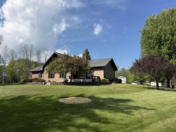 W5402 NUMBER 7 RD, Menominee, MI 49858