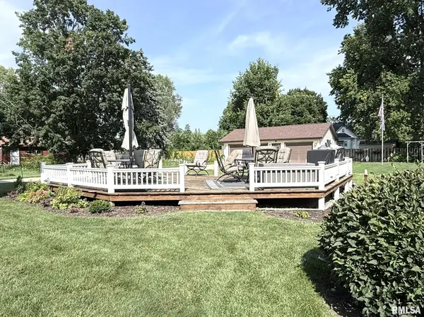 1121 N KELLOGG ST, Galesburg, IL 61401