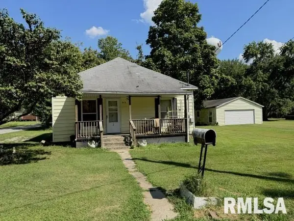 915 MARKET AVE, Johnston City, IL 62951