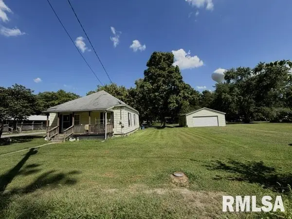 915 MARKET AVE, Johnston City, IL 62951