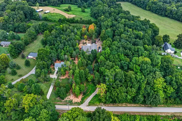 137 Swift Ln, Cunningham, TN 37052