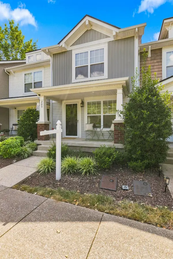205 Shadow Glen Dr, Nashville, TN 37211