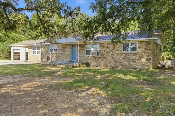 68 Brooksie Thompson Rd, Decaturville, TN 38329