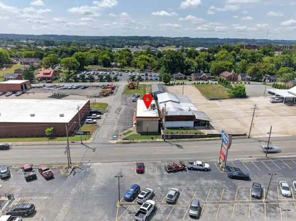 506 College St #W, Fayetteville, TN 37334