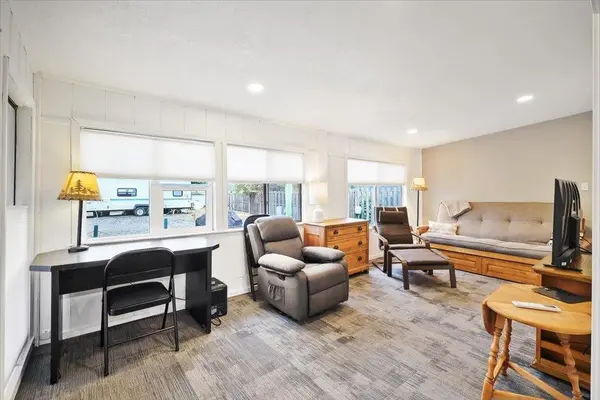 33801 S Badger Ln, Cheney, WA 99004